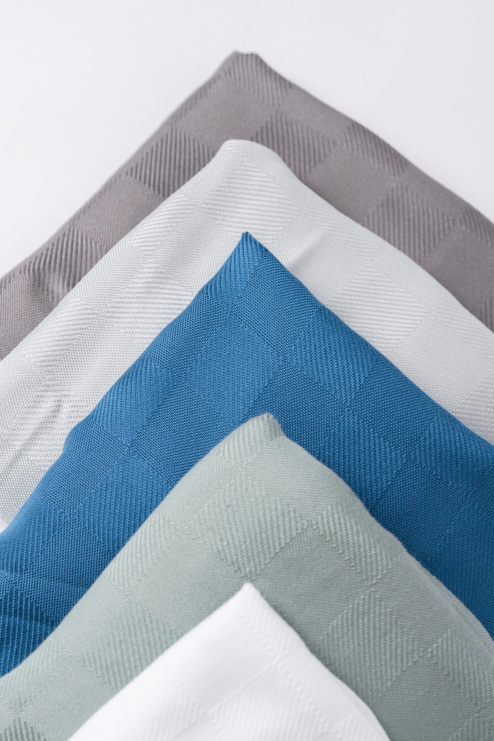 5 Guest Bed and Bath Essentials Holiday Visitors Will Love