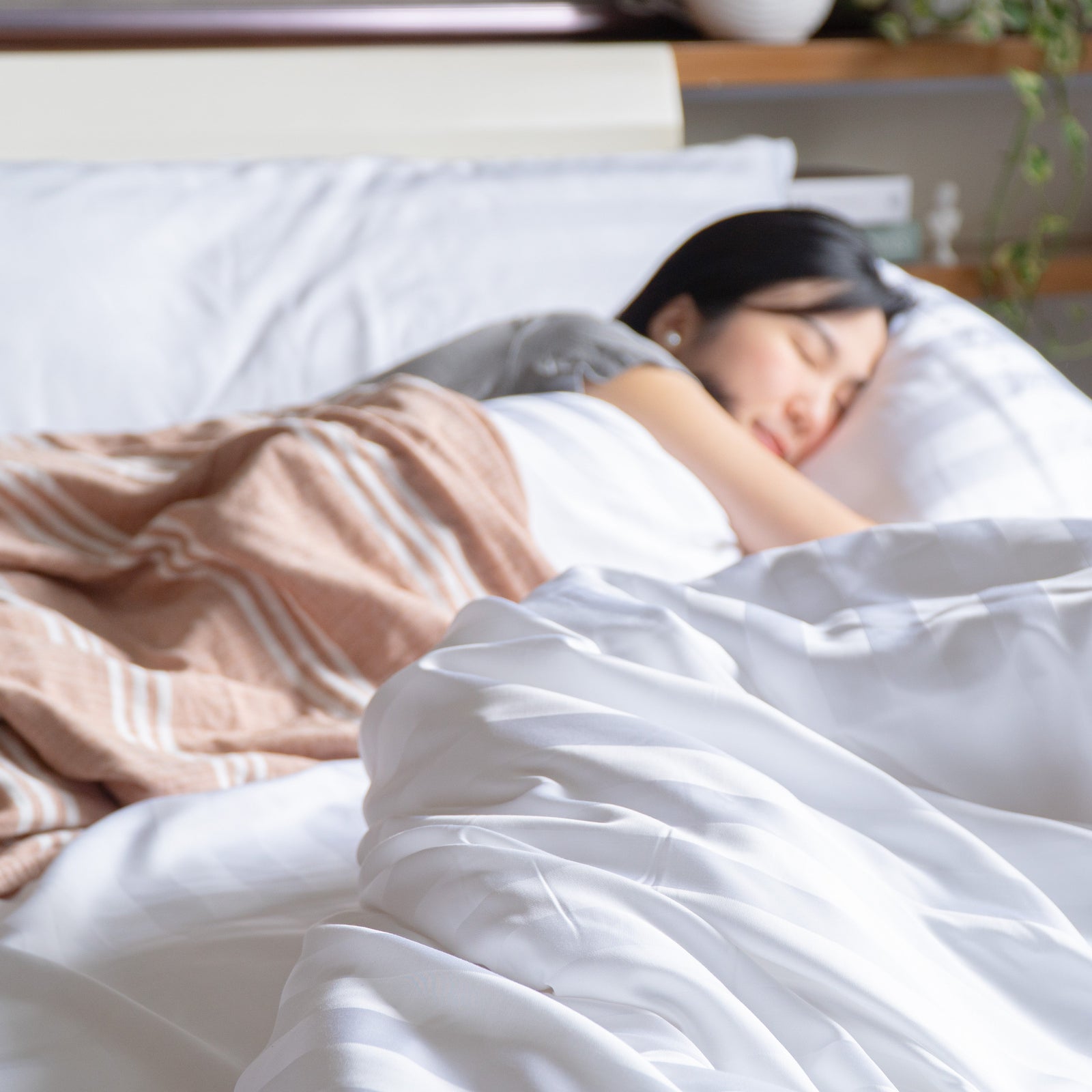 Can’t Sleep? Try These Scents with Your Weighted Blanket for Deep Rest