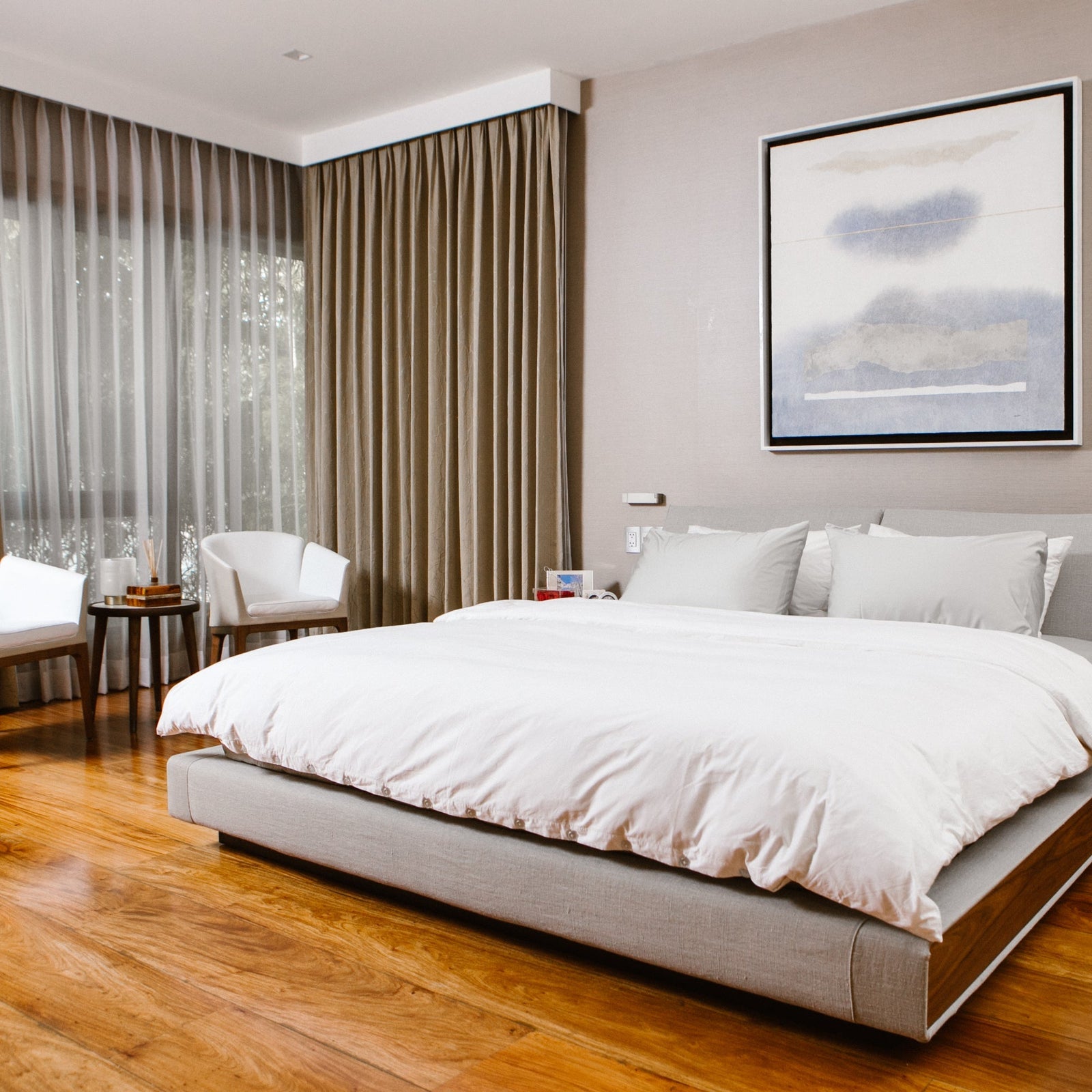 Transform Your Space into a Luxurious Hotel Style Bedroom